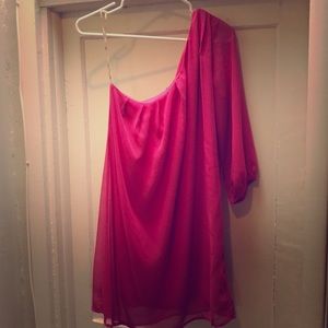 One shoulder pink dress